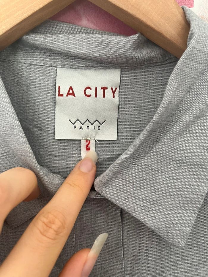 Chemise sans manches, gris clair chiné, bouton argenté, LA CITY, taille 2, fabriqué en France - photo numéro 3