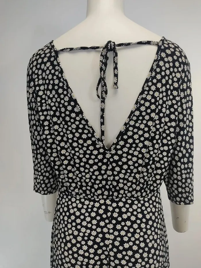 Robe longue noire à fleurs blanches en jersey crêpe, dos nu, taille M A634 - photo numéro 7