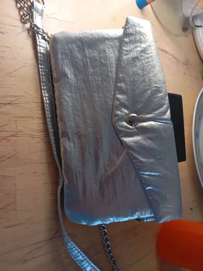 Petit sac argenté neuf