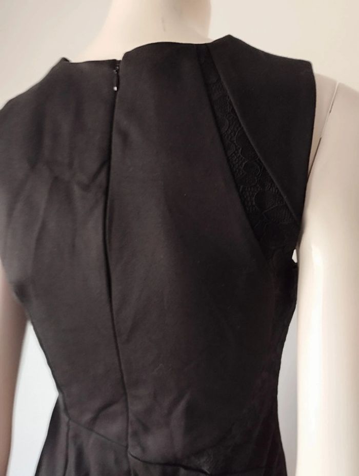 Robe noire avec "dentelle" Erinly taille 38 - photo numéro 3