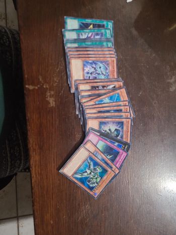 Lot de 37 cartes yu-gi-oh