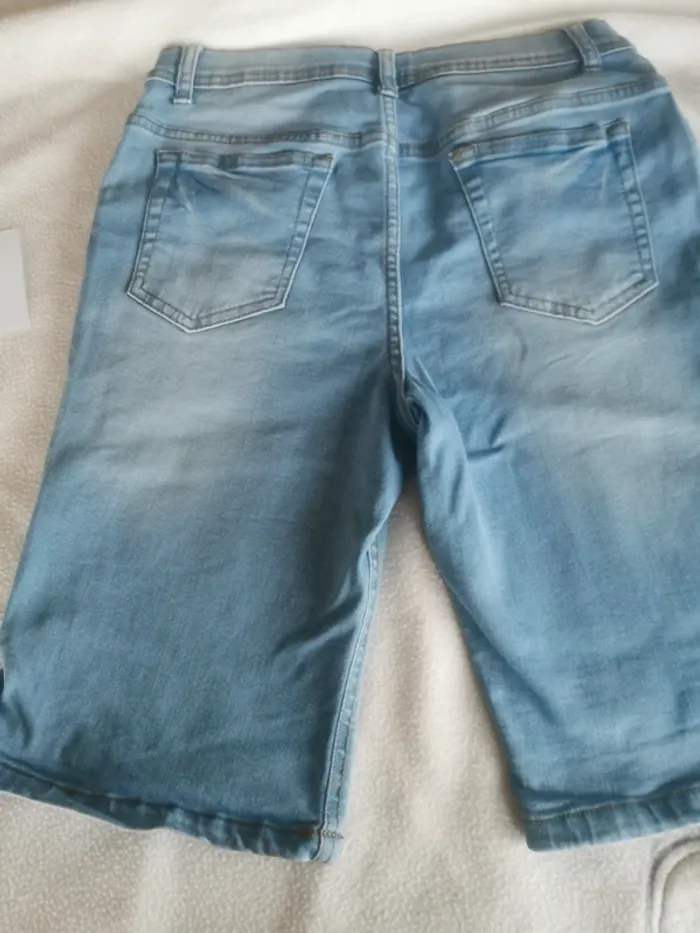 Short skinny 13 14 ans - photo numéro 2