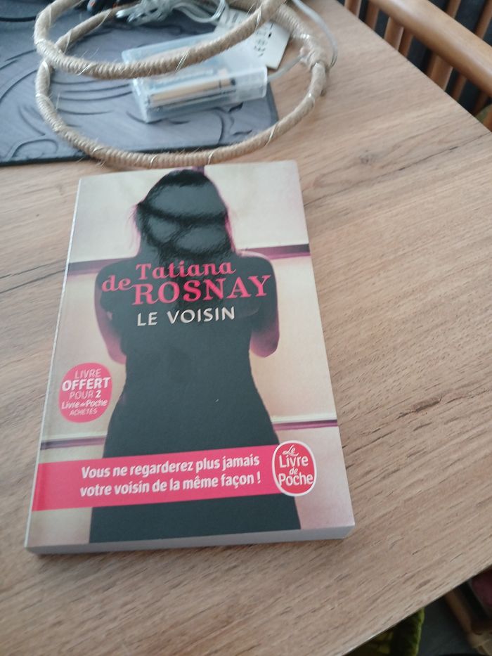 LIVRE LE VOISIN DE TATIANA DE ROSNAY