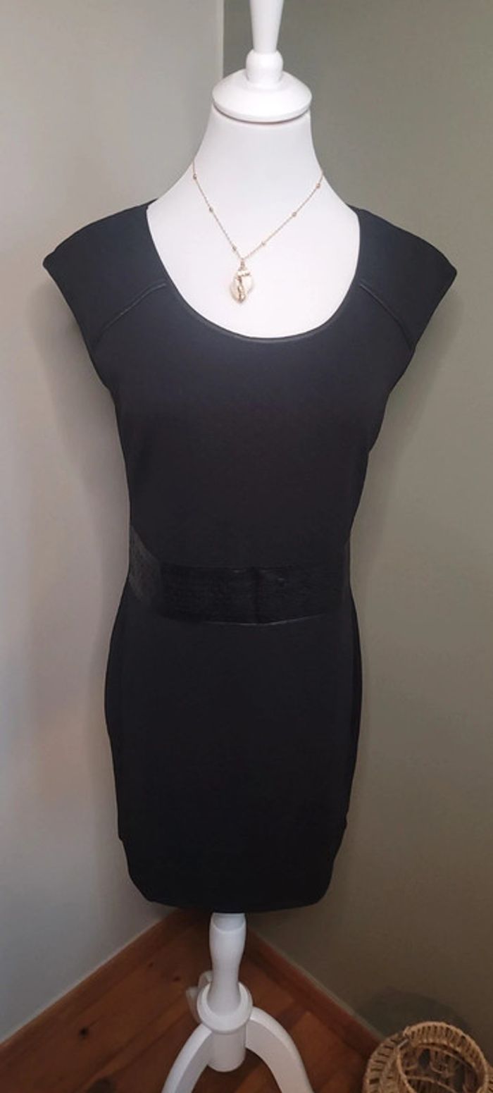 Jolie robe noir Only Star Taille M - photo numéro 3