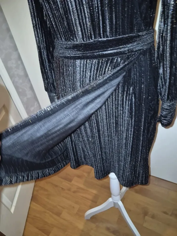 Jolie robe sexy neuve - photo numéro 3