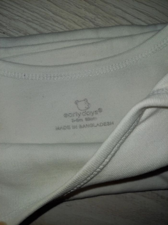 Lot de 4 bodies 3/6 mois - photo numéro 3