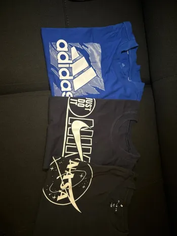 T shirt différent