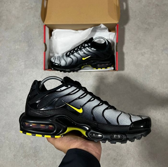 Nike tn noir jaune gris 36