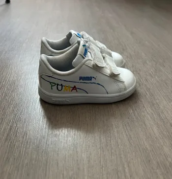 Baskets Puma taille 21