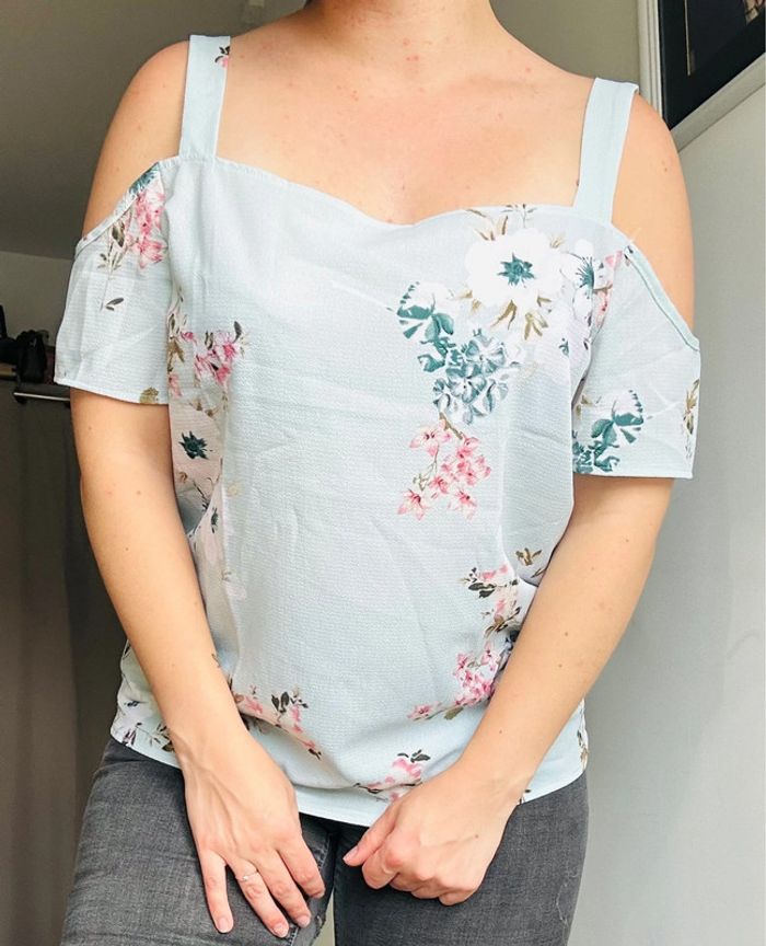 T-shirt bleu fleuris manches coupées - photo numéro 2