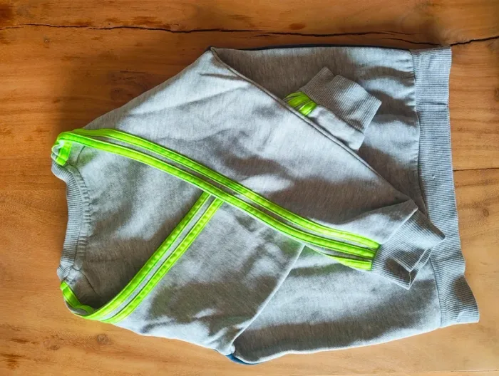 Pull Adidas pour garçons 2-3 ans - photo numéro 2