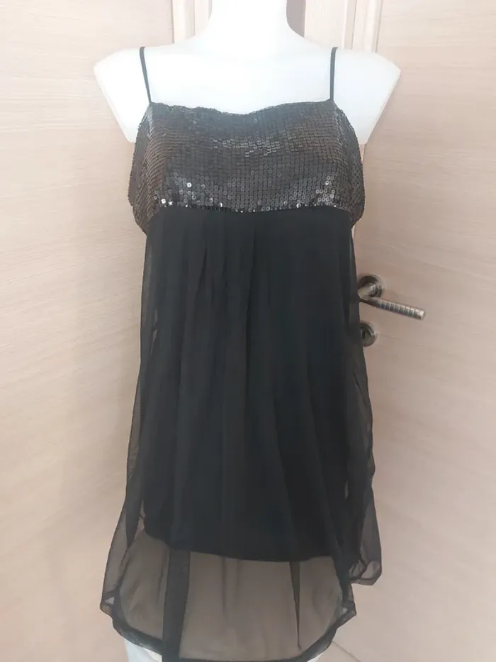 Superbe robe noire voile et sequin - photo numéro 3