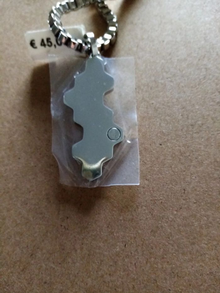 Collier et pendentif alveoles magnétiques - photo numéro 4