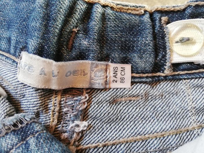 Jeans tape à l'œil 2 ans - photo numéro 3