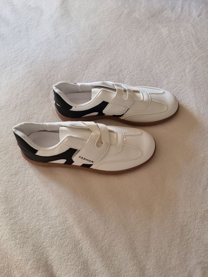 Baskets blanches neuves jamais porté - photo numéro 4