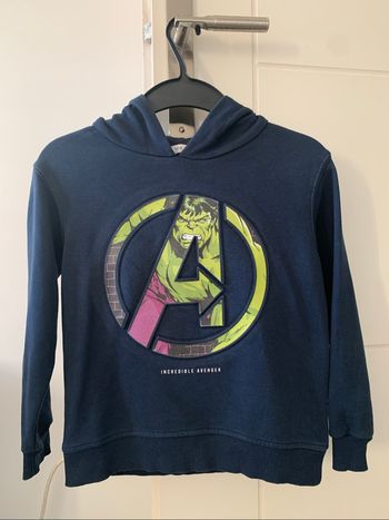 Sweat-shirt à capuche manche longue