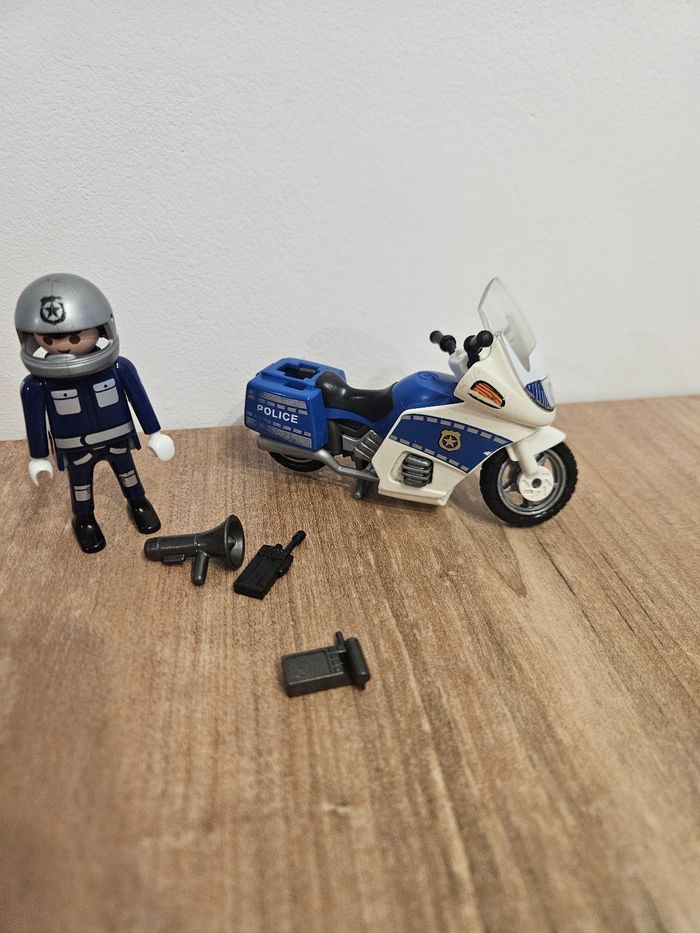 Moto Police avec personnage Playmobil