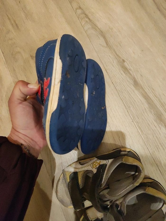 Lot de 2 paires de chaussures taille 23 - photo numéro 7