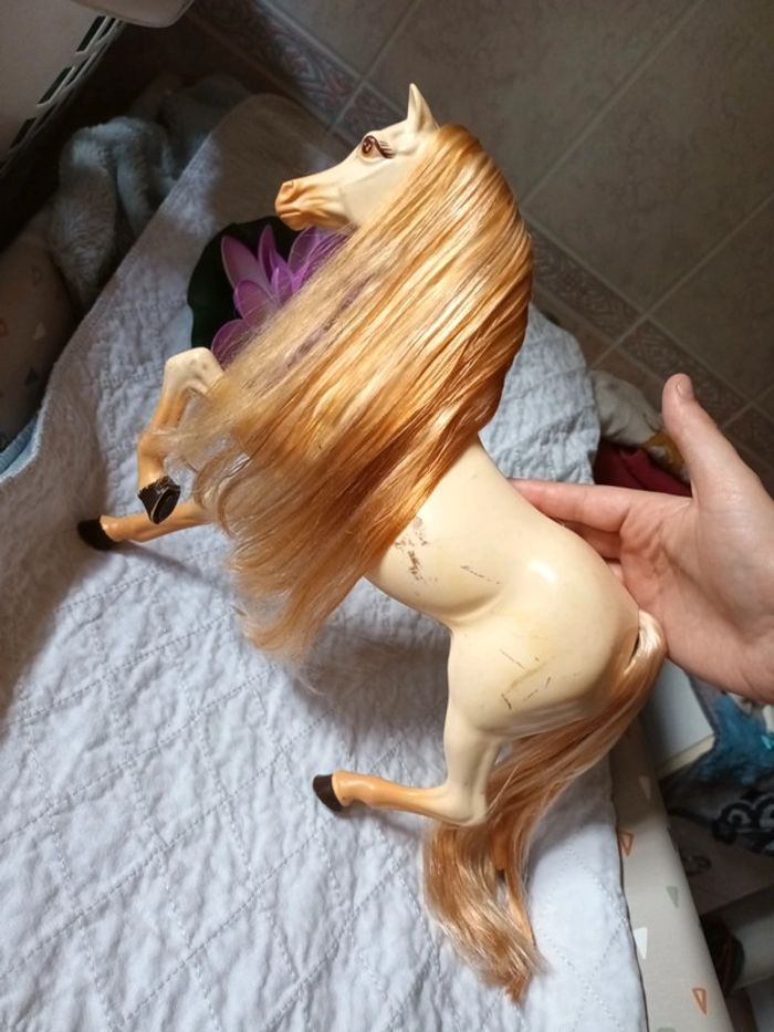Cheval caleche raiponse 1998 barbie