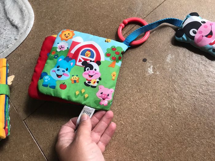 Livre d’éveil Fisher Price la ferme - photo numéro 9