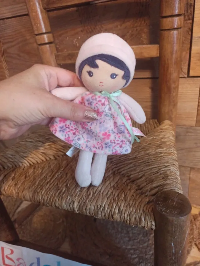 Peluche petite poupée kaloo tbe - photo numéro 3