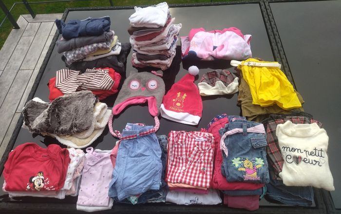 Lot de vêtements fille 2 ans