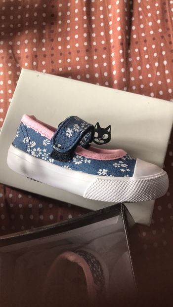 Chaussure fille 19