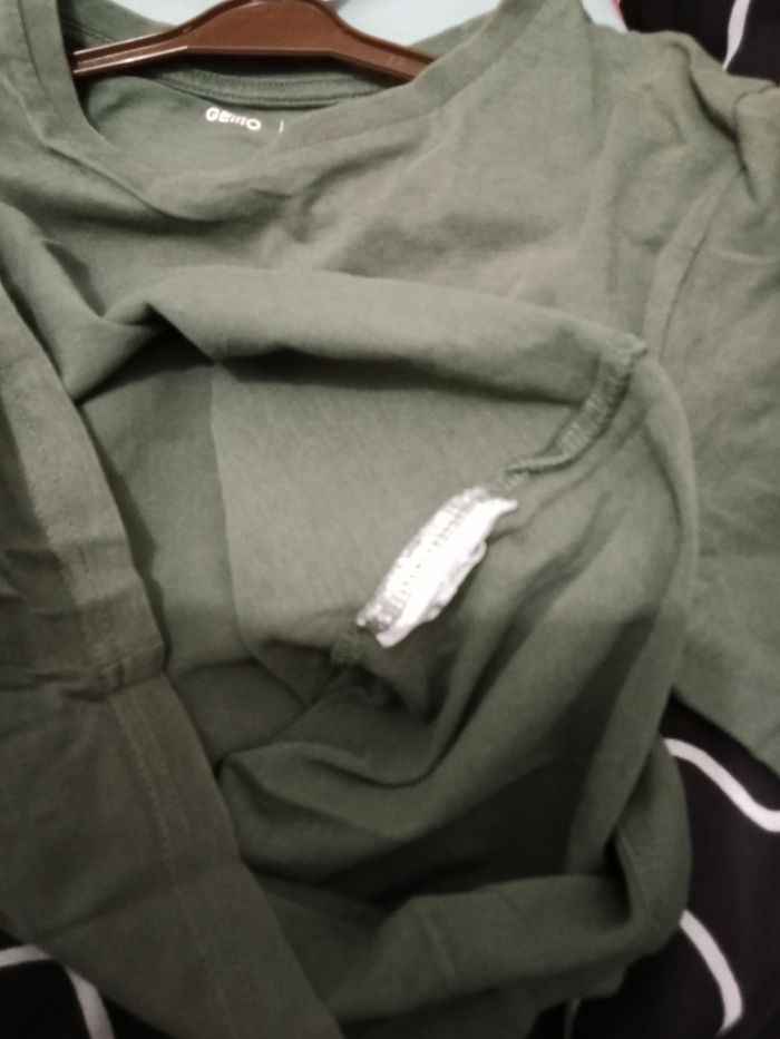 Tee-shirt Gémo kaki et jaune - photo numéro 4