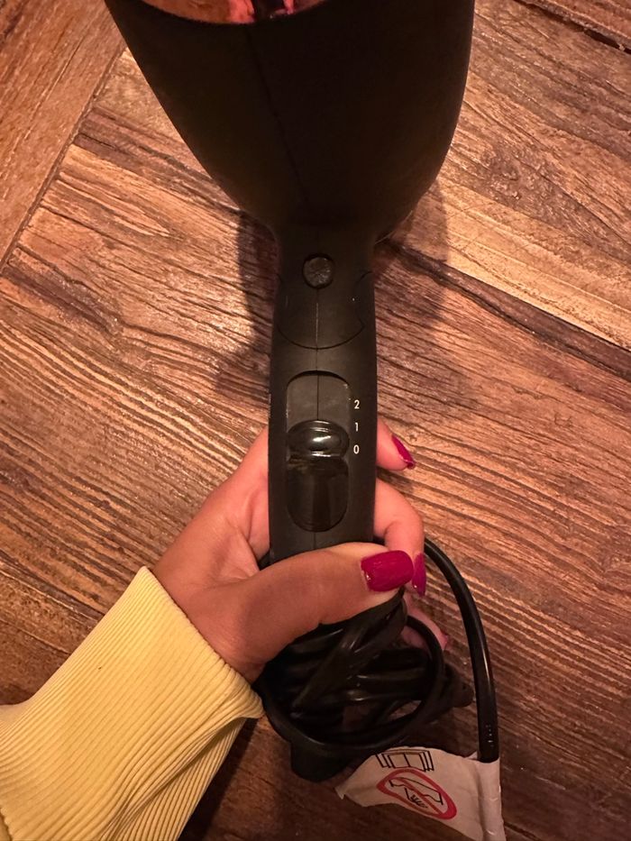 Sèche cheveux ELLE comme neuf - noir et doré