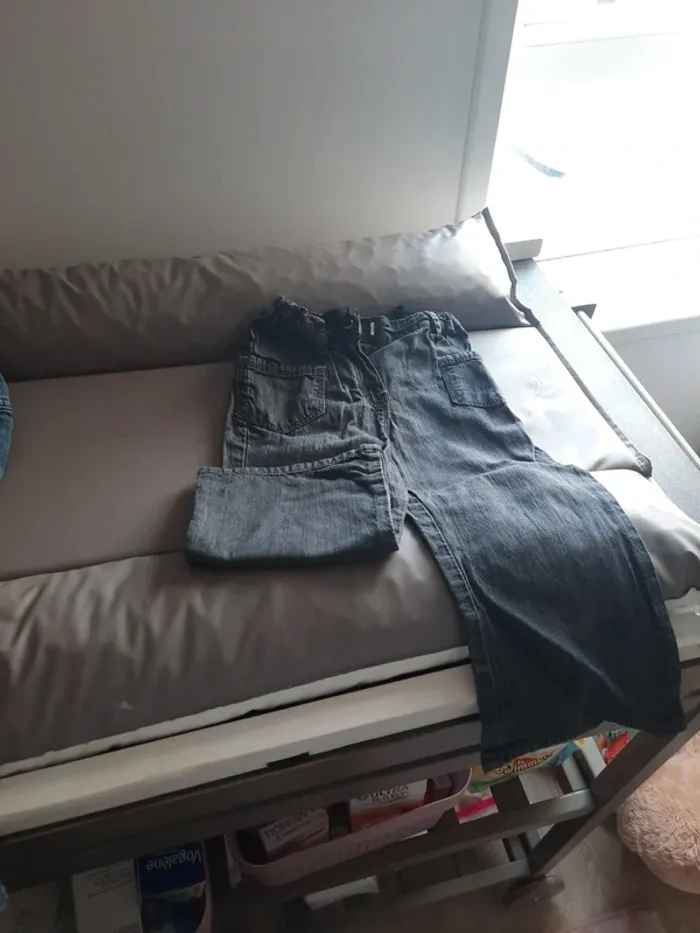 2 jeans 24 mois - photo numéro 2