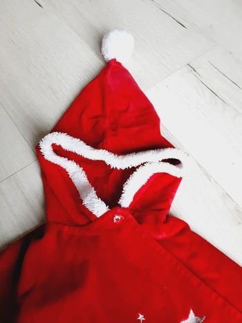 Vêtement fille poncho velours  cape de Noël fête rouge à capuche pompon Orchestra 23 mois 2 ans