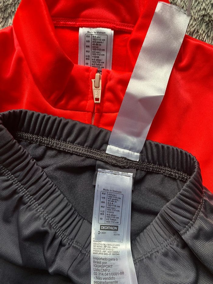 Ensemble de jogging NEUF Décathlon - 4/5 ans - photo numéro 2