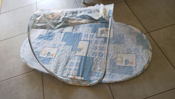 Tapis de sol et moustiquaire de voyage bébé