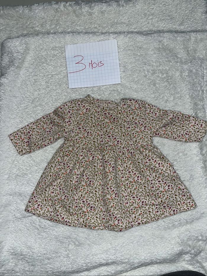 Robe à fleurs 3 mois