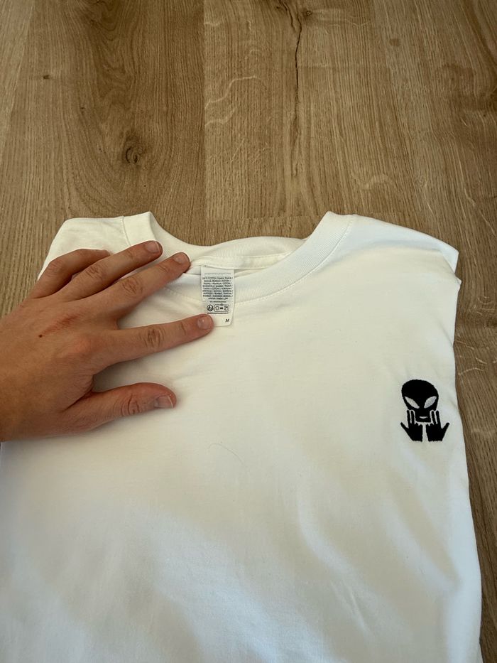 Teeshirt avec broderie JUL - photo numéro 3