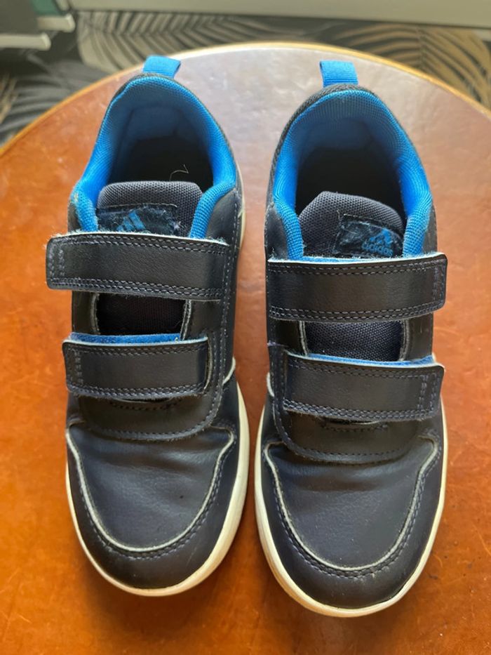 Baskets Adidas taille 33 - photo numéro 3