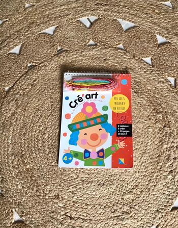 Livre Cré’Art mes jolis tableaux En ficelle et 20 pages de jeux coloriage