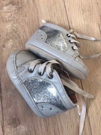 Petites chaussures 3/6M