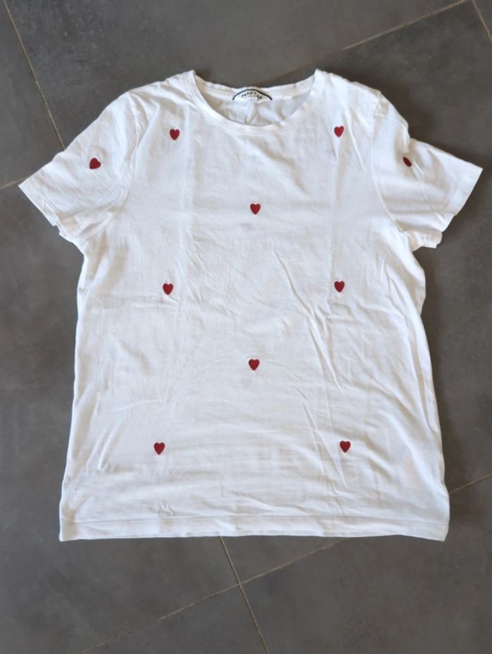 Magnifique t-shirt motifs cœurs