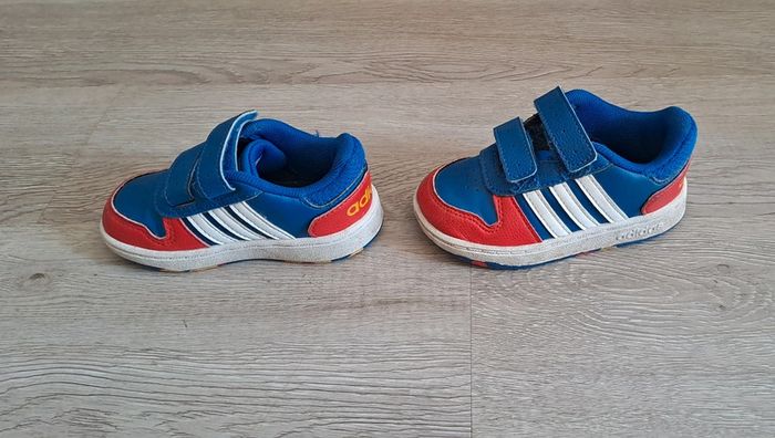 Baskets garçon pointure 22 - photo numéro 3