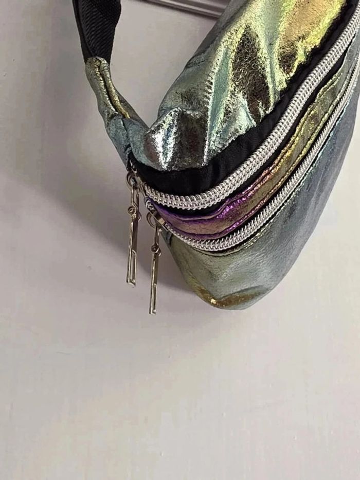 Banane iridescente multicolore – Accessoire stylé et pratique - photo numéro 3