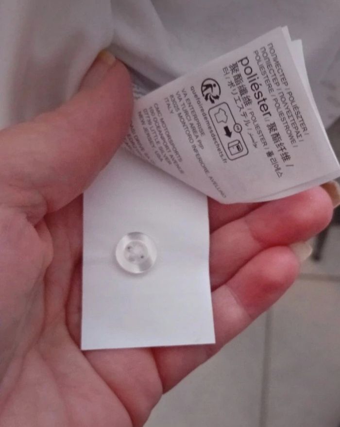 Polo Officiel Mercedes AMG petronas f1 Team Modèle 2023 ou 2024 - photo numéro 9