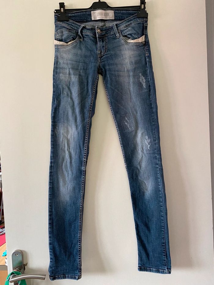 Pantalon jeans stradivarius Taille 36 - photo numéro 3