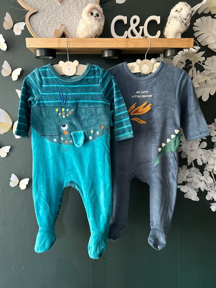 2 pyjamas 12 mois en velour - photo numéro 2
