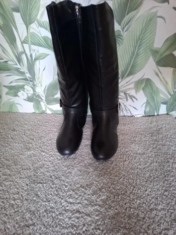 Bottes haute  neuf taille 40