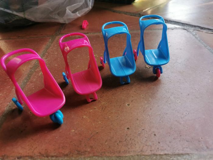 Lot de mini poussettes pour poupée