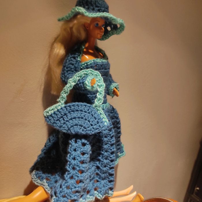 Vêtements pour Barbie 3 € - photo numéro 6