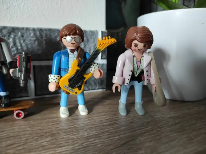 Lot figurines Playmobil "Retour vers le Futur" - photo numéro 3