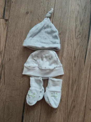 Lots de bonnet naissance & chaussons