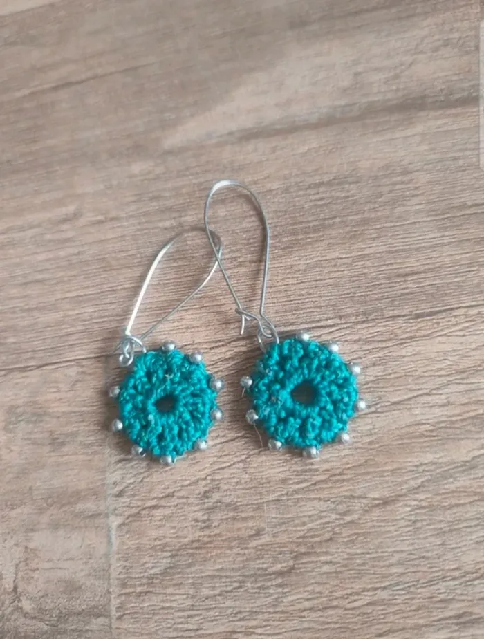 Boucles d'oreilles crochet fait main neuve